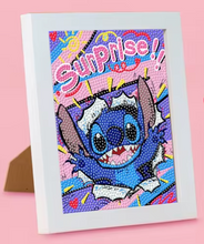 Carregar imagem no visualizador da galeria, Stitch 2024/2 (15cm x 20cm) - 100% Diamantes (Redondo) sem Moldura - Pronta Entrega - Kit Completo