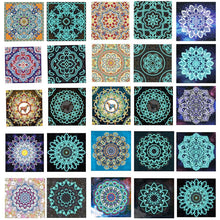 Carregar imagem no visualizador da galeria, Mandala Fluorescente 2 - (30 x 30 cm) - Parcial Diamantes (Redondo) - Kit Completo
