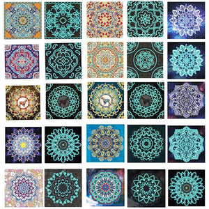 Mandala Fluorescente 4 - (30 x 30 cm) - Parcial Diamantes (Redondo) - Kit Completo